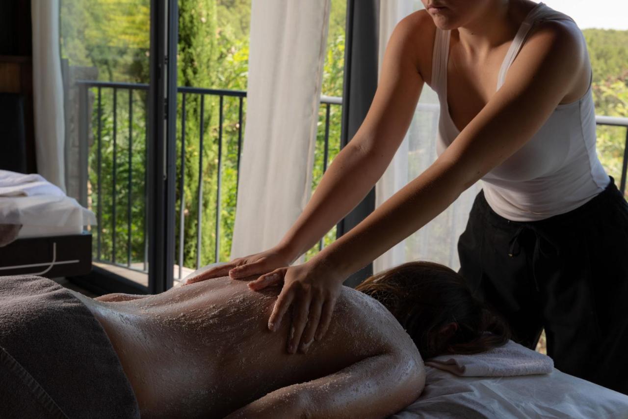 Faugeres  Domaine De Chalveches Hotel Spa 4* מראה חיצוני תמונה