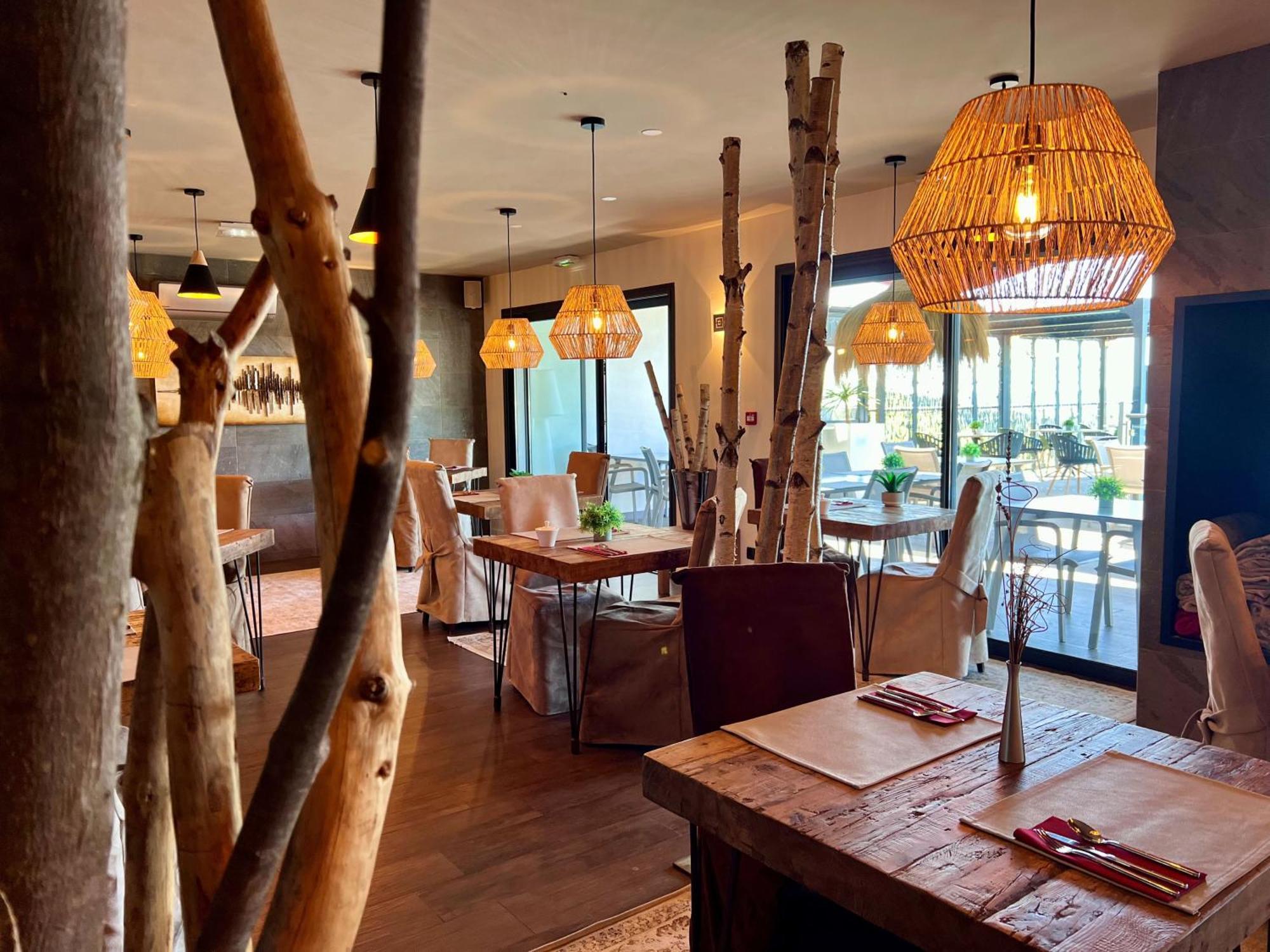 Faugeres  Domaine De Chalveches Hotel Spa 4* מראה חיצוני תמונה